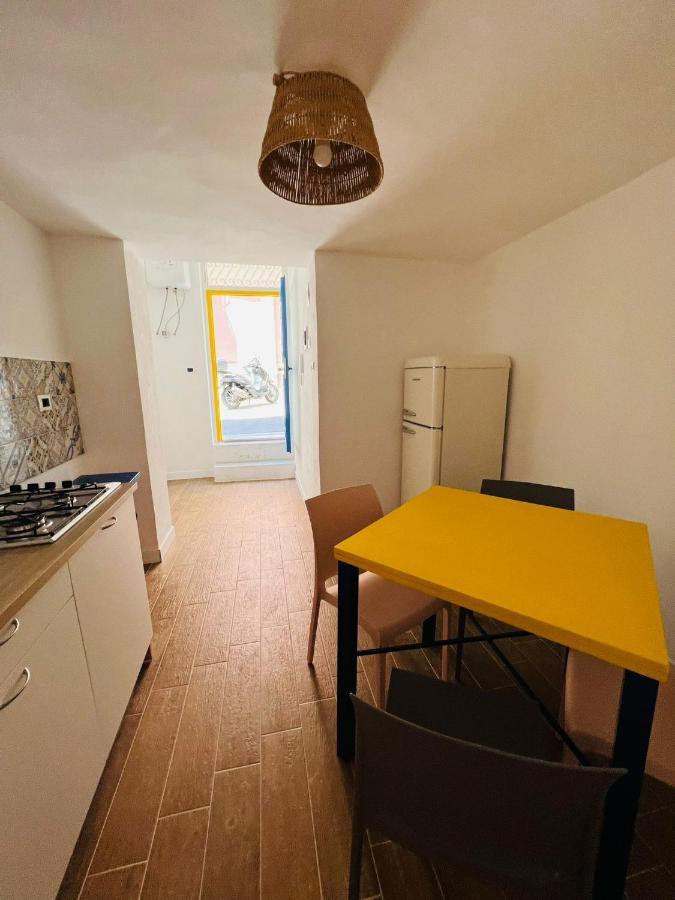 Oltremare Apartments Санта Флавия Екстериор снимка